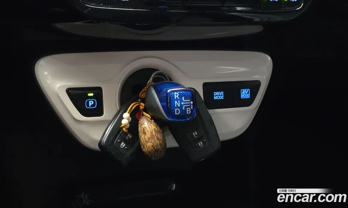 Toyota Prius 2017 1.8 автомат (гидро), фото 9 Toyota Prius 2017 1.8 автомат (гидро), фото 9