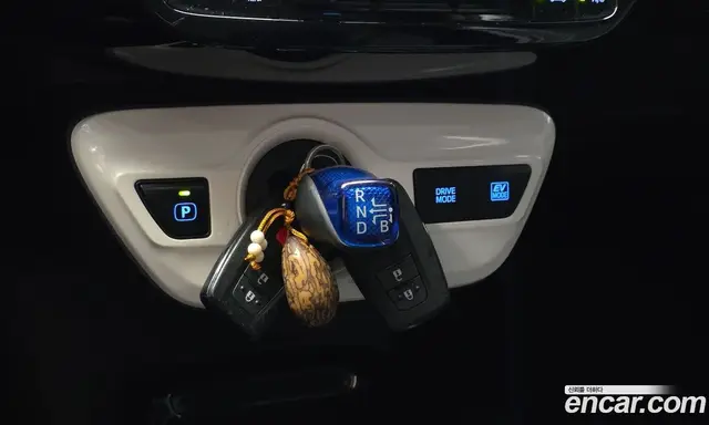 Toyota Prius 2017 1.8 автомат (гидро), миниатюра 9 Toyota Prius 2017 1.8 автомат (гидро), миниатюра 9