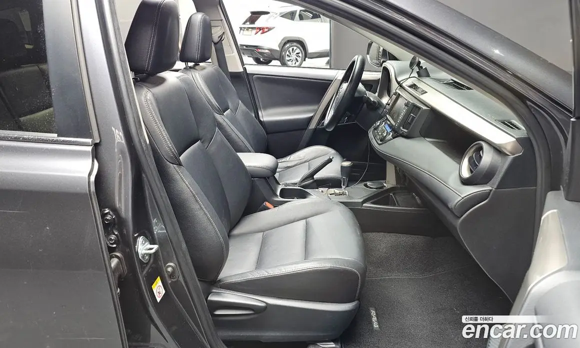 Toyota RAV4 2013 2.5 автомат (гидро), фото 10 Toyota RAV4 2013 2.5 автомат (гидро), фото 10