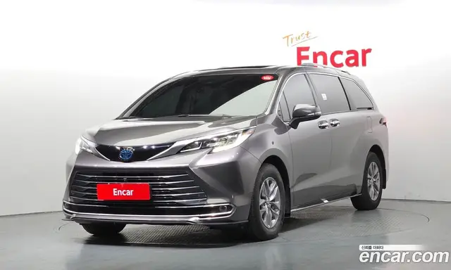 Toyota Sienna 2022 2.5 автомат (гидро), миниатюра 1 Toyota Sienna 2022 2.5 автомат (гидро), миниатюра 1