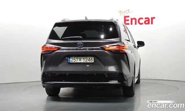 Toyota Sienna 2022 2.5 автомат (гидро), миниатюра 4 Toyota Sienna 2022 2.5 автомат (гидро), миниатюра 4
