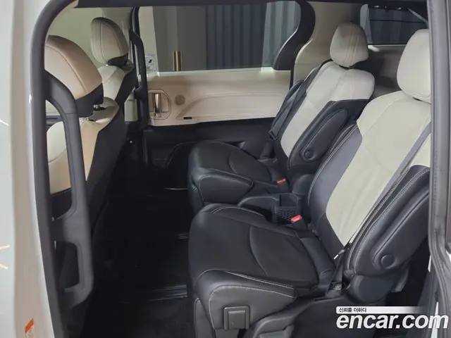 Toyota Sienna 2025 2.5 автомат (гидро), миниатюра 11 Toyota Sienna 2025 2.5 автомат (гидро), миниатюра 11