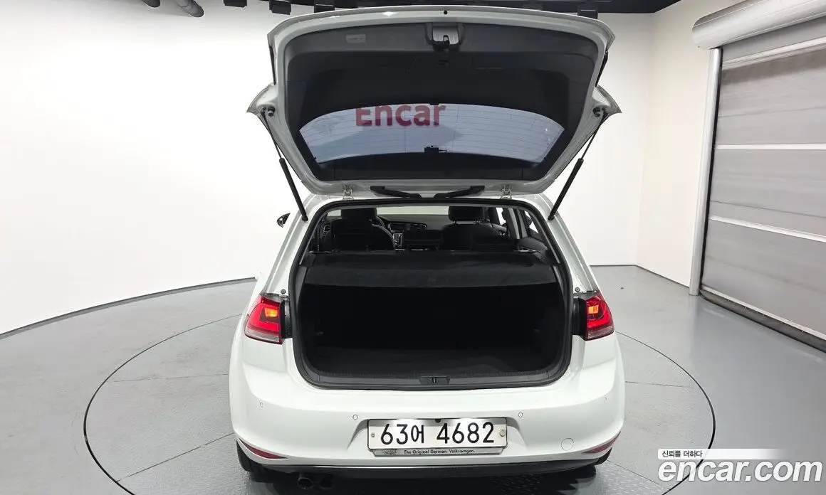 Volkswagen Golf 2015 2.0 автомат (гидро), фото 20 Volkswagen Golf 2015 2.0 автомат (гидро), фото 20