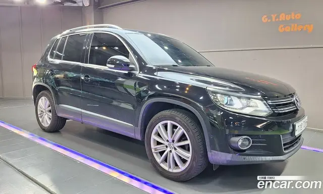 Volkswagen Tiguan 2015 2.0 автомат (гидро), миниатюра 1 Volkswagen Tiguan 2015 2.0 автомат (гидро), миниатюра 1