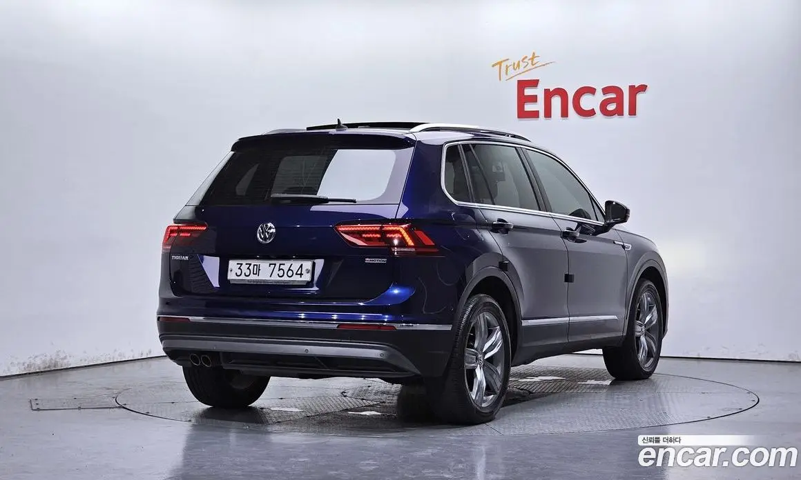 Volkswagen Tiguan 2018 2.0 автомат (гидро), фото 2 Volkswagen Tiguan 2018 2.0 автомат (гидро), фото 2