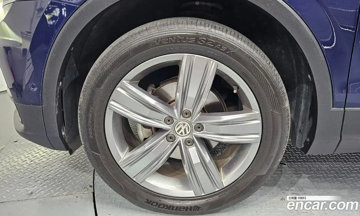 Volkswagen Tiguan 2018 2.0 автомат (гидро), фото 5 Volkswagen Tiguan 2018 2.0 автомат (гидро), фото 5