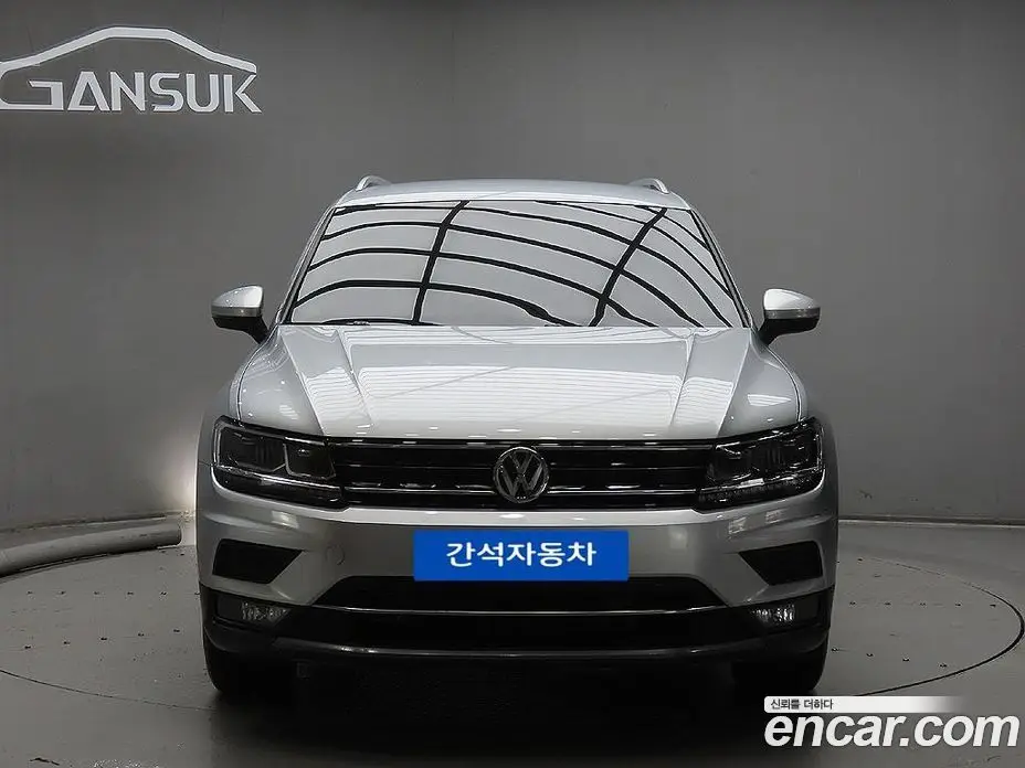 Volkswagen Tiguan 2018 2.0 автомат (гидро), фото 1 Volkswagen Tiguan 2018 2.0 автомат (гидро), фото 1