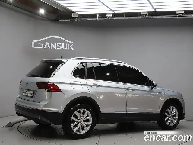 Volkswagen Tiguan 2018 2.0 автомат (гидро), миниатюра 4 Volkswagen Tiguan 2018 2.0 автомат (гидро), миниатюра 4