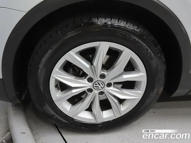 Volkswagen Tiguan 2018 2.0 автомат (гидро), миниатюра 5 Volkswagen Tiguan 2018 2.0 автомат (гидро), миниатюра 5