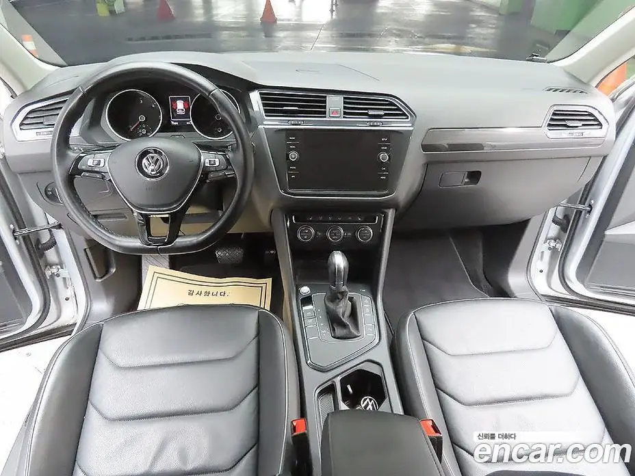 Volkswagen Tiguan 2018 2.0 автомат (гидро), фото 10 Volkswagen Tiguan 2018 2.0 автомат (гидро), фото 10