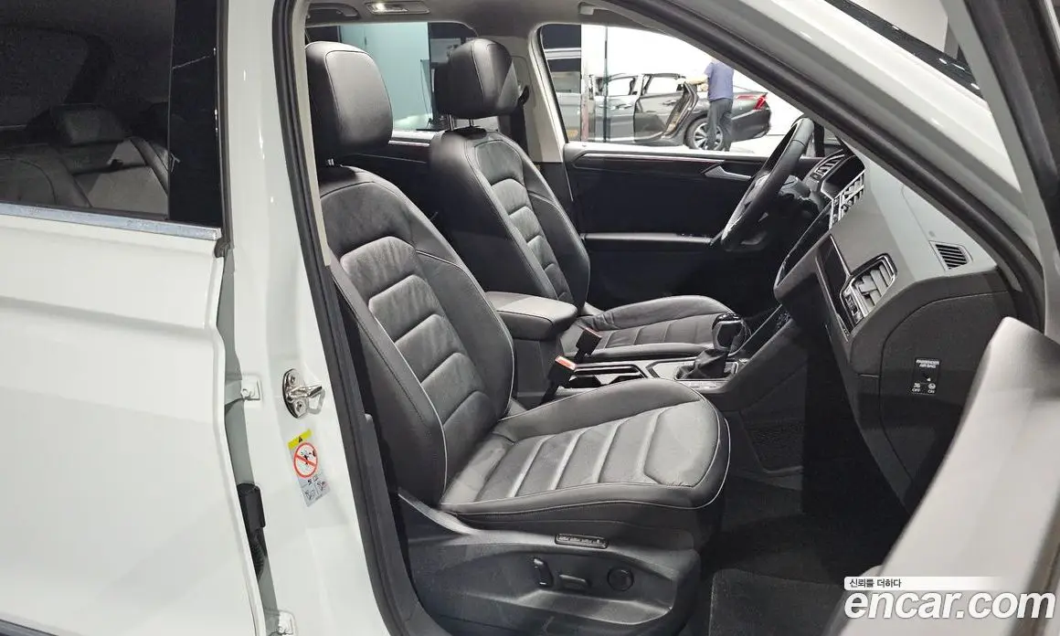 Volkswagen Tiguan 2022 2.0 автомат (гидро), фото 18 Volkswagen Tiguan 2022 2.0 автомат (гидро), фото 18