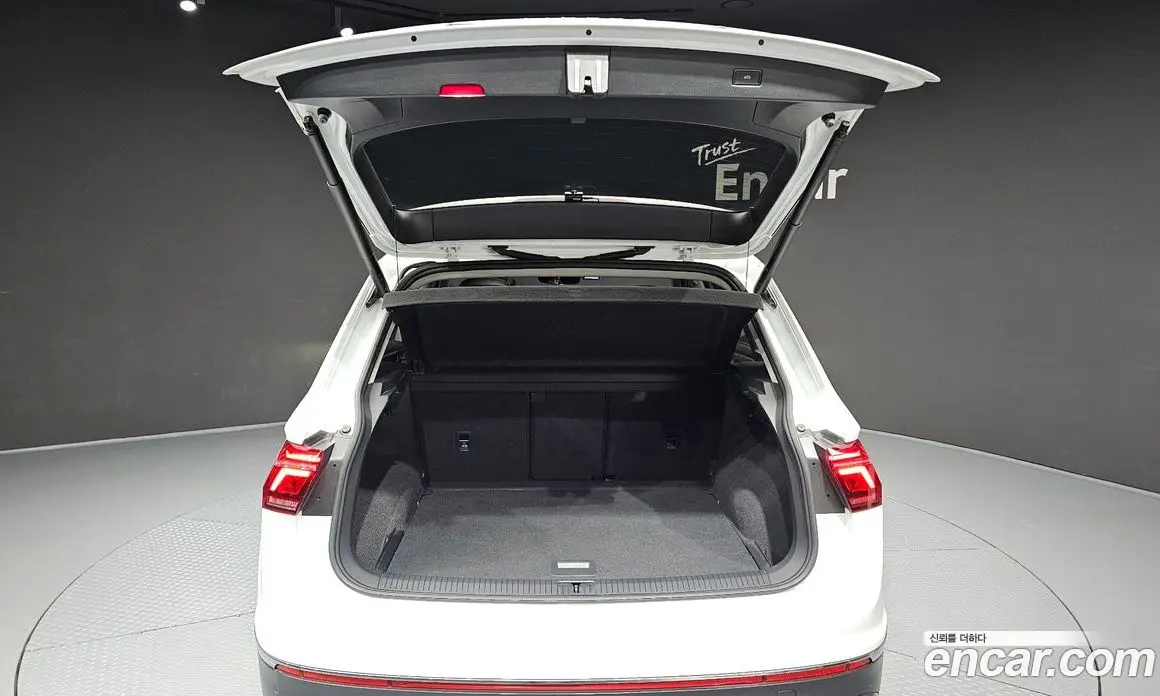 Volkswagen Tiguan 2022 2.0 автомат (гидро), фото 26 Volkswagen Tiguan 2022 2.0 автомат (гидро), фото 26