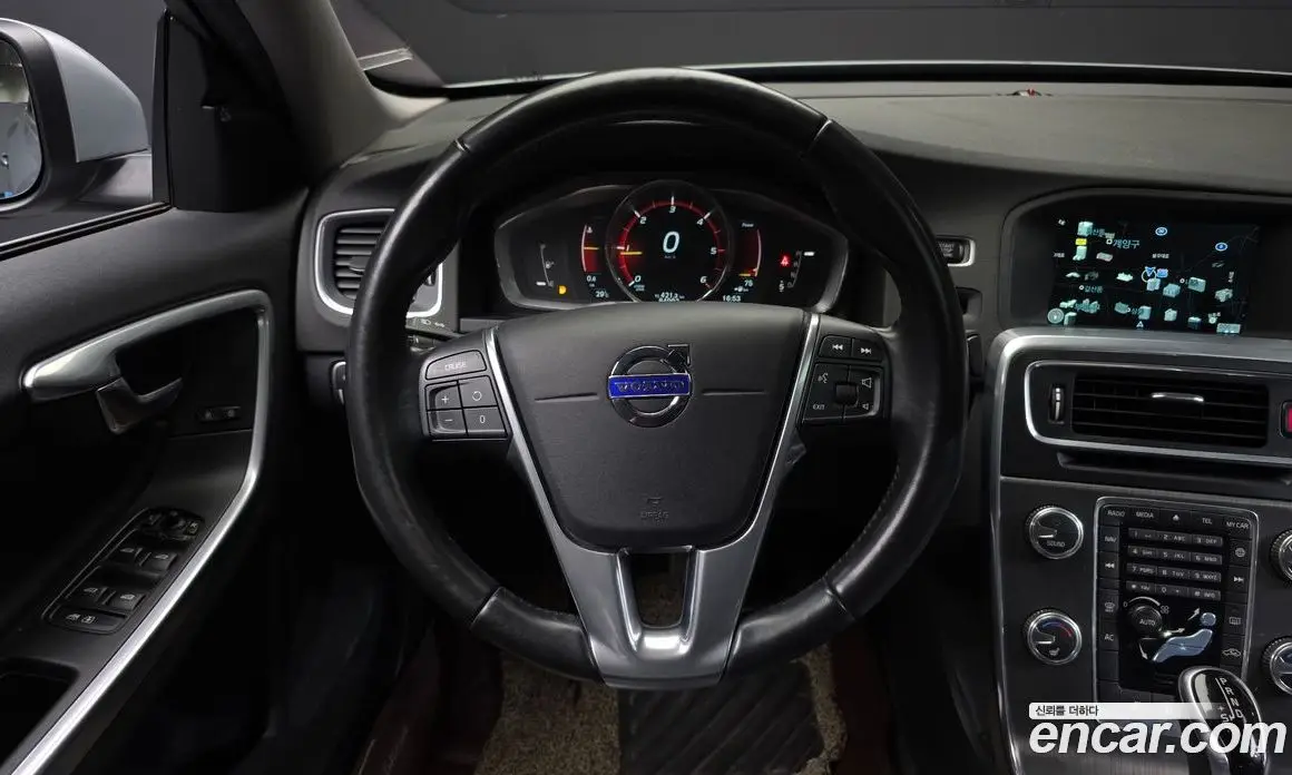Volvo S60 2016 2.0 автомат (гидро), фото 13 Volvo S60 2016 2.0 автомат (гидро), фото 13