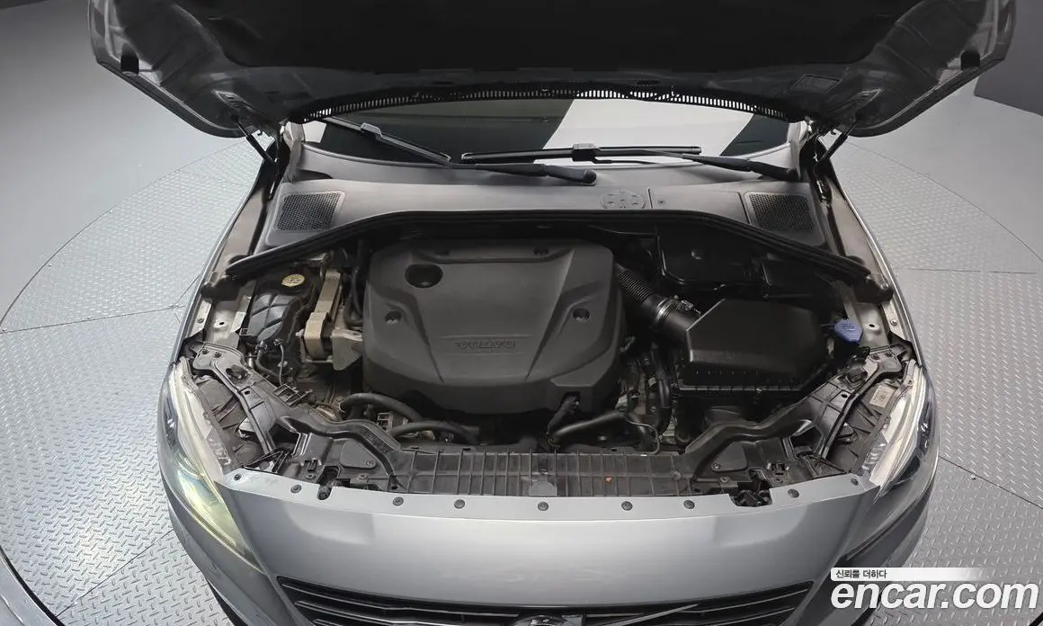 Volvo S60 2016 2.0 автомат (гидро), фото 6 Volvo S60 2016 2.0 автомат (гидро), фото 6
