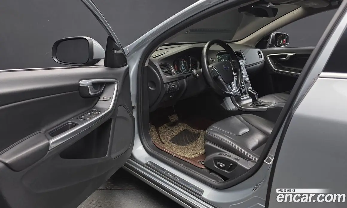 Volvo S60 2016 2.0 автомат (гидро), фото 10 Volvo S60 2016 2.0 автомат (гидро), фото 10