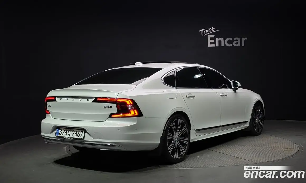 Volvo S90 2023 2.0 автомат (гидро), фото 1 Volvo S90 2023 2.0 автомат (гидро), фото 1