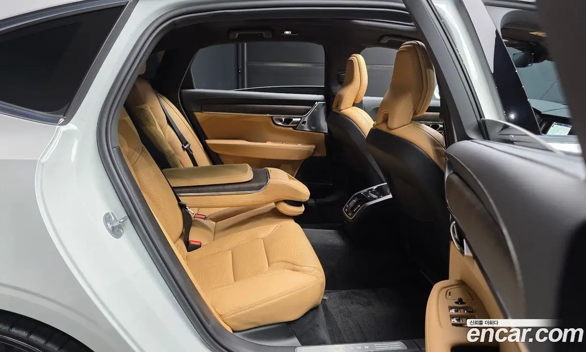 Volvo S90 2023 2.0 автомат (гидро), фото 17 Volvo S90 2023 2.0 автомат (гидро), фото 17