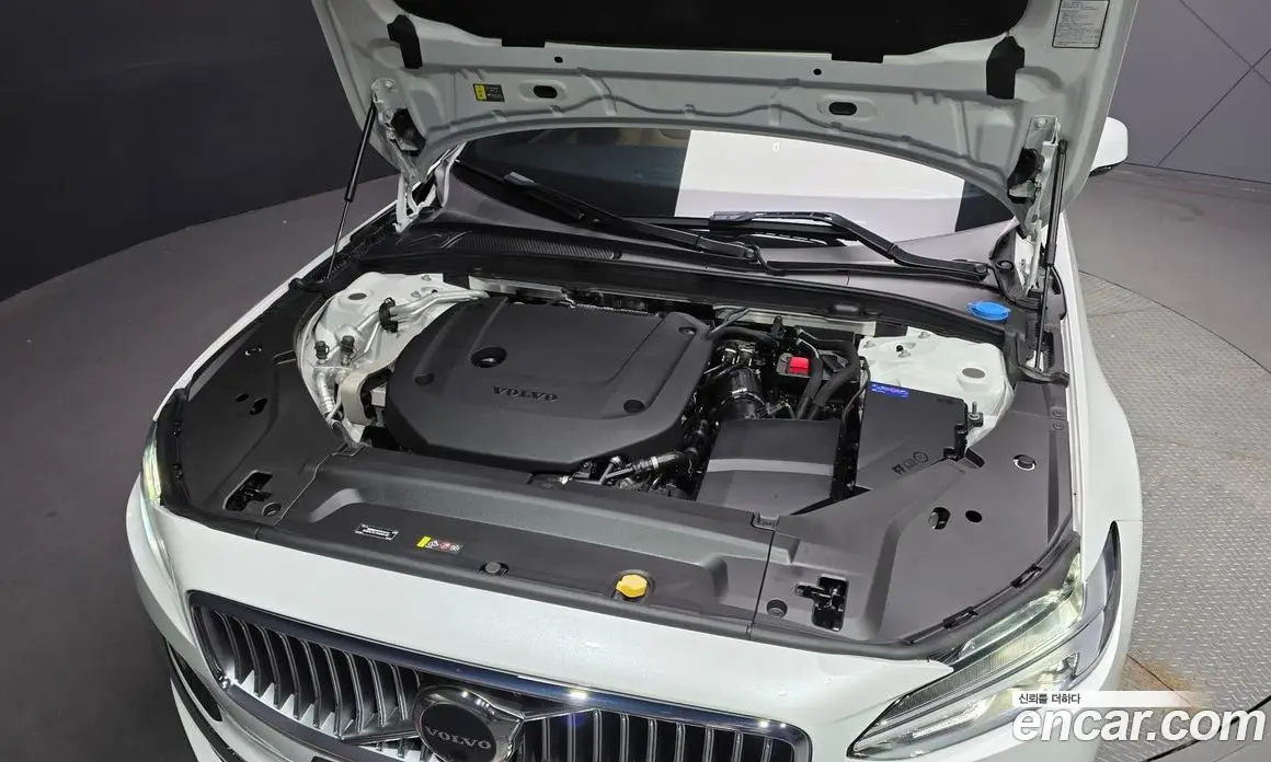 Volvo S90 2023 2.0 автомат (гидро), фото 5 Volvo S90 2023 2.0 автомат (гидро), фото 5