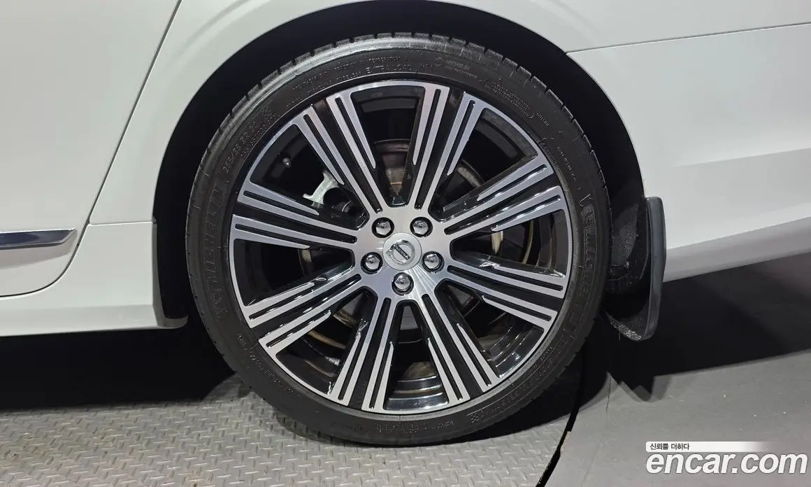 Volvo S90 2023 2.0 автомат (гидро), фото 6 Volvo S90 2023 2.0 автомат (гидро), фото 6