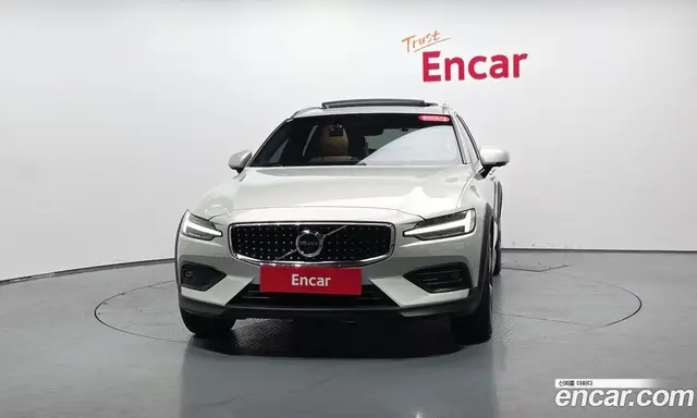Volvo V60 2020 2.0 автомат (гидро), миниатюра 2 Volvo V60 2020 2.0 автомат (гидро), миниатюра 2