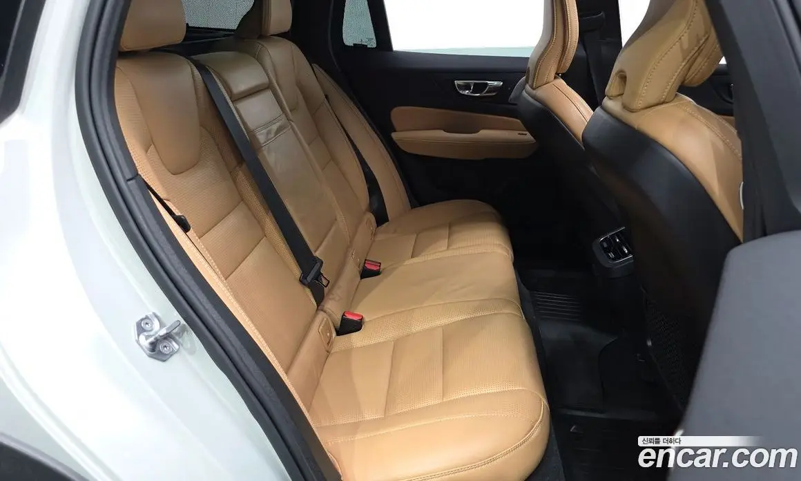 Volvo V60 2020 2.0 автомат (гидро), фото 17 Volvo V60 2020 2.0 автомат (гидро), фото 17