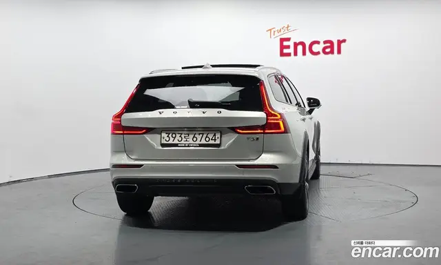 Volvo V60 2020 2.0 автомат (гидро), миниатюра 3 Volvo V60 2020 2.0 автомат (гидро), миниатюра 3