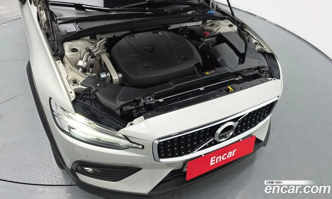 Volvo V60 2020 2.0 автомат (гидро), фото 5 Volvo V60 2020 2.0 автомат (гидро), фото 5