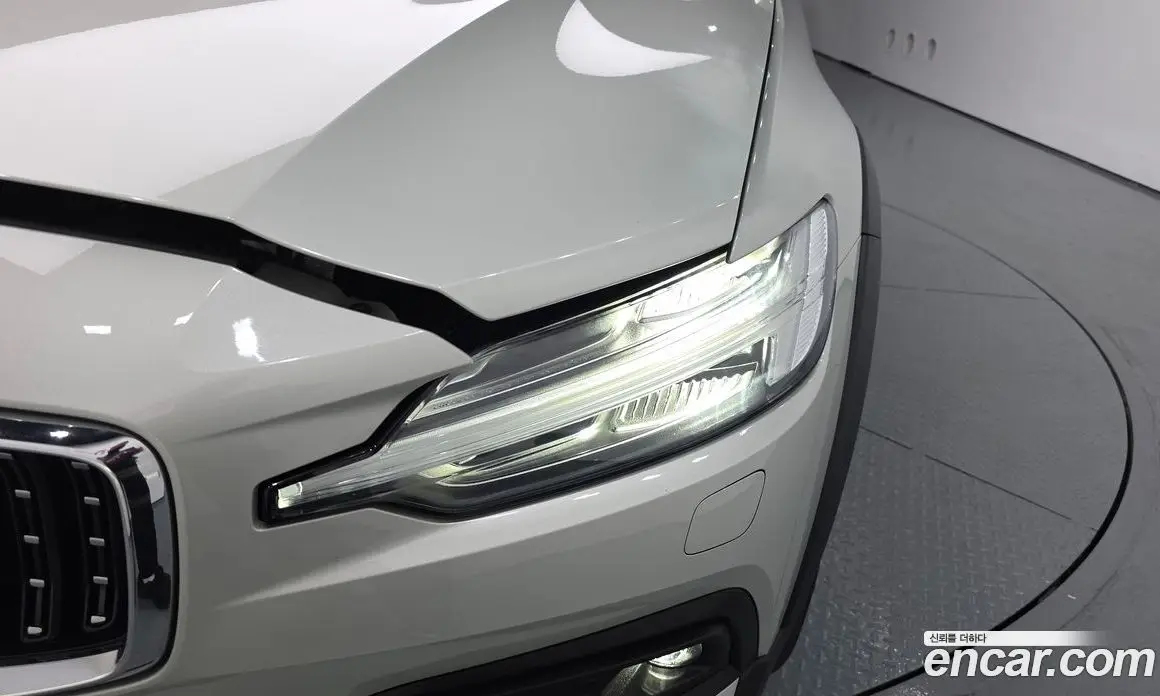 Volvo V60 2020 2.0 автомат (гидро), фото 7 Volvo V60 2020 2.0 автомат (гидро), фото 7