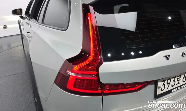 Volvo V60 2020 2.0 автомат (гидро), миниатюра 8 Volvo V60 2020 2.0 автомат (гидро), миниатюра 8