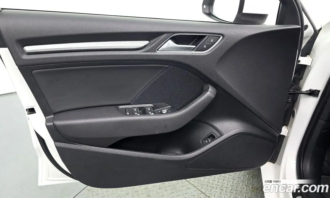 Audi A3 2018 2.0 автомат (гидро), фото 14