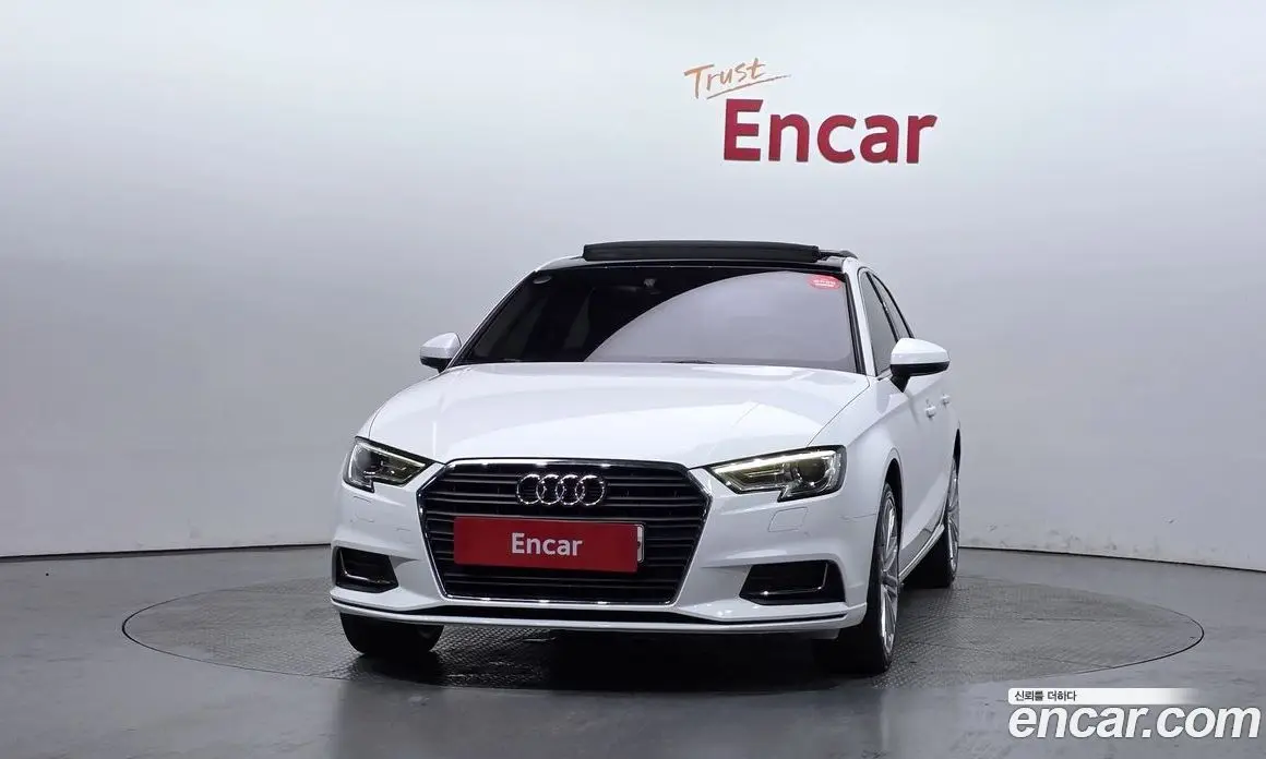 Audi A3 2018 2.0 автомат (гидро), фото 3
