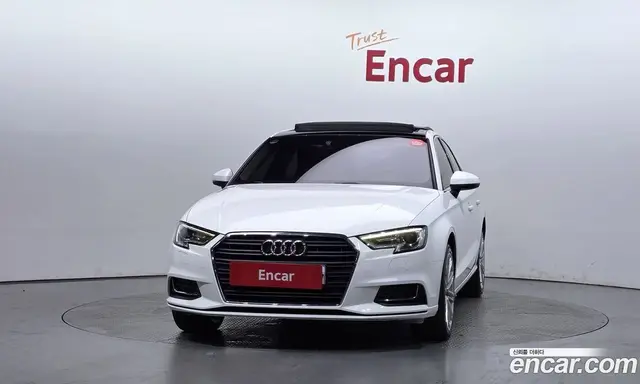 Audi A3 2018 2.0 автомат (гидро), миниатюра 3
