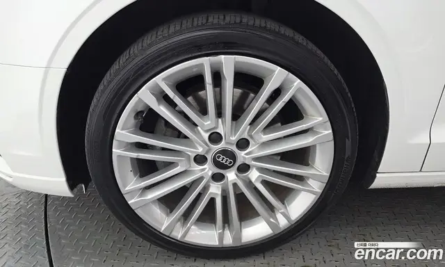 Audi A3 2018 2.0 автомат (гидро), миниатюра 5