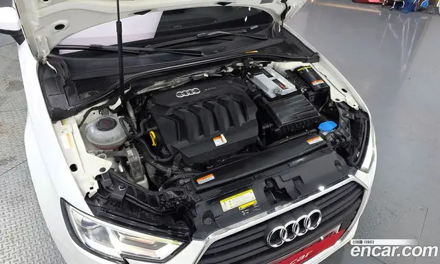 Audi A3 2018 2.0 автомат (гидро), миниатюра 6