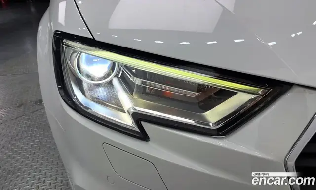 Audi A3 2018 2.0 автомат (гидро), миниатюра 8