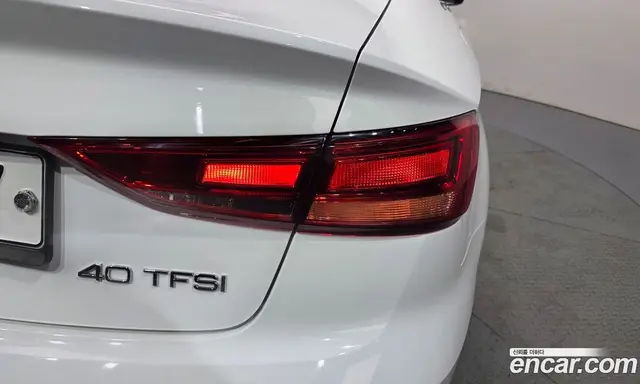 Audi A3 2018 2.0 автомат (гидро), миниатюра 9