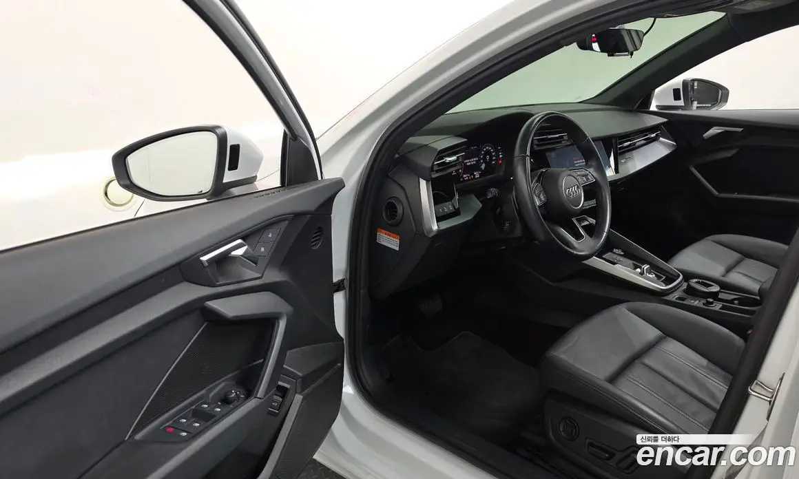 Audi A3 2023 2.0 автомат (гидро), фото 13