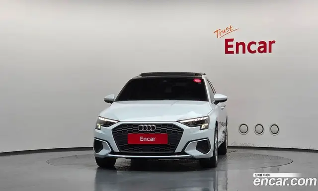 Audi A3 2023 2.0 автомат (гидро), миниатюра 3