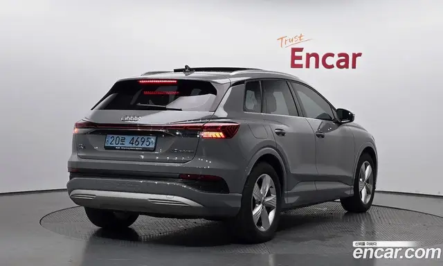Audi Q4 e-tron 2023 0.2 автомат (гидро), миниатюра 1 Audi Q4 e-tron 2023 0.2 автомат (гидро), миниатюра 1