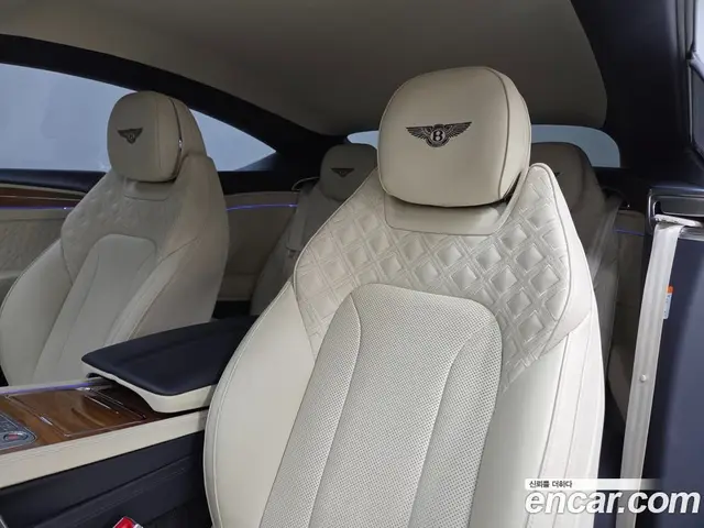 Bentley Continental 2022 4.0 автомат (гидро), миниатюра 10