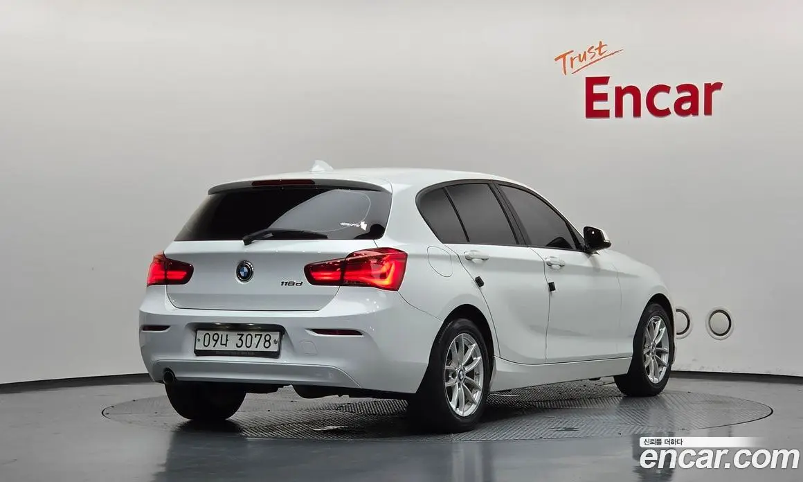 BMW 1 серия 2017 2.0 автомат (гидро), фото 2 BMW 1 серия 2017 2.0 автомат (гидро), фото 2