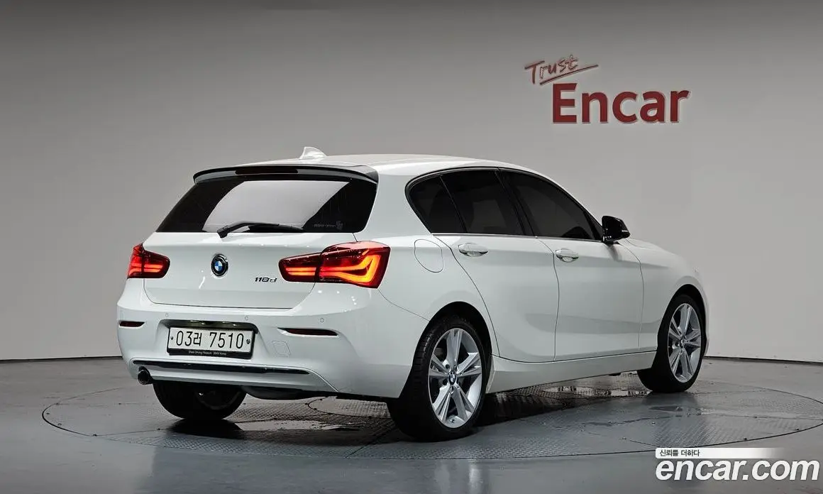 BMW 1 серия 2019 2.0 автомат (гидро), фото 1 BMW 1 серия 2019 2.0 автомат (гидро), фото 1
