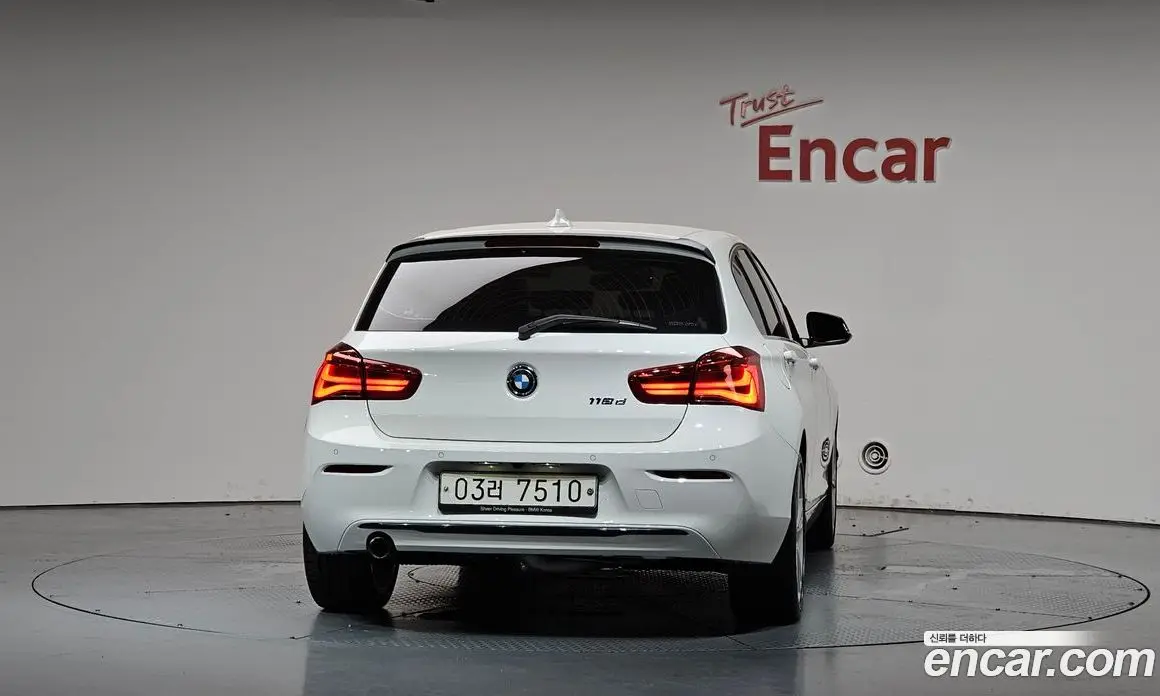BMW 1 серия 2019 2.0 автомат (гидро), фото 3 BMW 1 серия 2019 2.0 автомат (гидро), фото 3