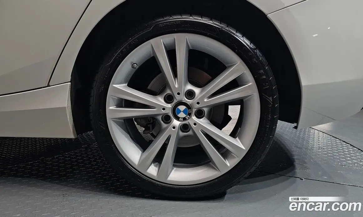 BMW 1 серия 2019 2.0 автомат (гидро), фото 6 BMW 1 серия 2019 2.0 автомат (гидро), фото 6