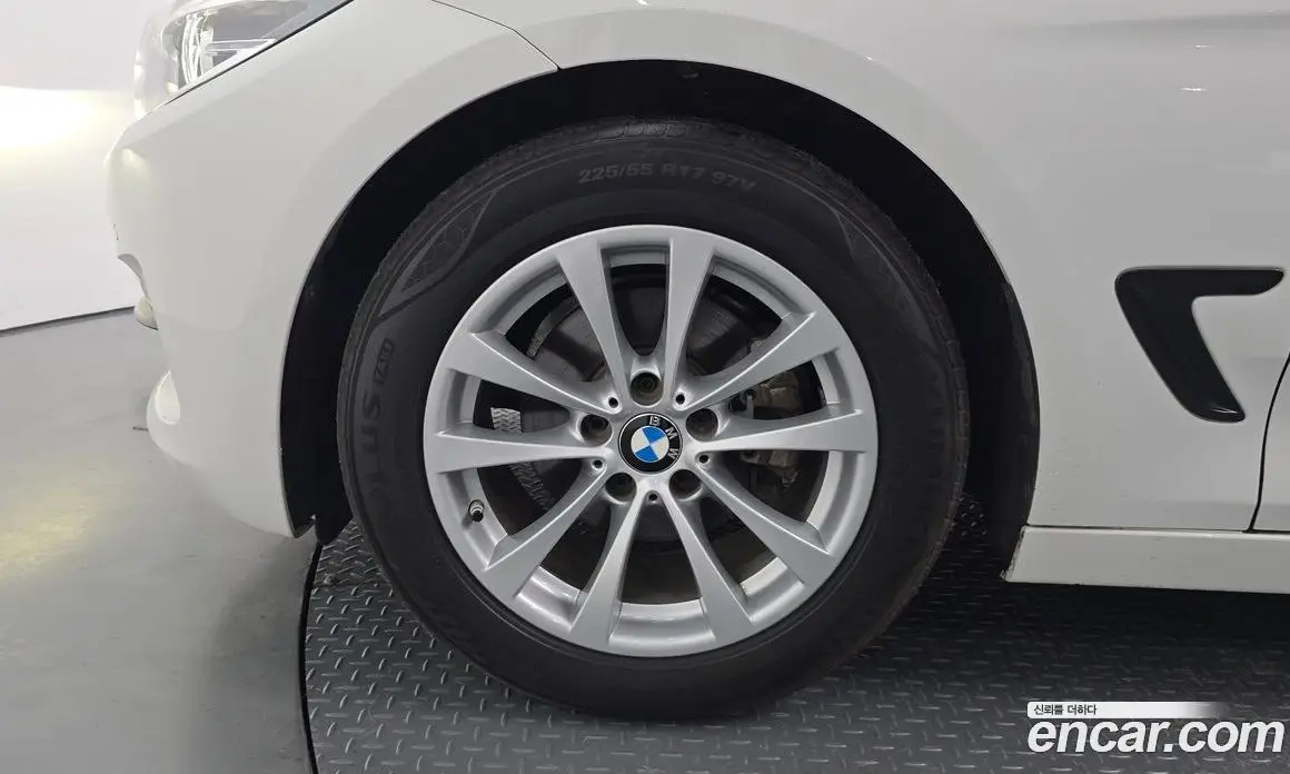 BMW 3 серия 2017 2.0 автомат (гидро), фото 5