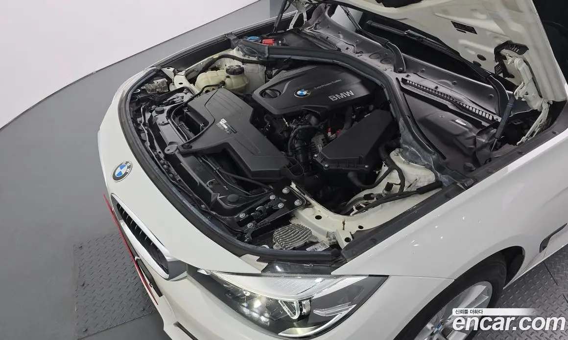 BMW 3 серия 2017 2.0 автомат (гидро), фото 6