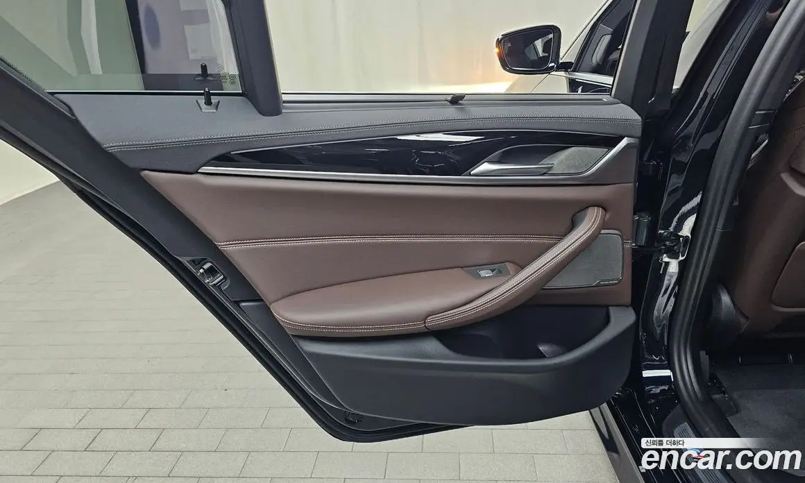 BMW 5 серия 2023 2.0 автомат (гидро), фото 15 BMW 5 серия 2023 2.0 автомат (гидро), фото 15