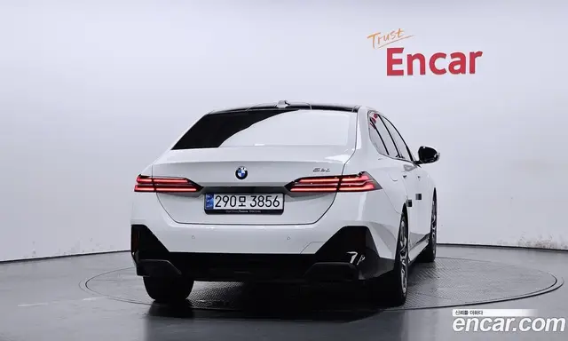 BMW 5 серия 2024 2.0 автомат (гидро), миниатюра 4 BMW 5 серия 2024 2.0 автомат (гидро), миниатюра 4