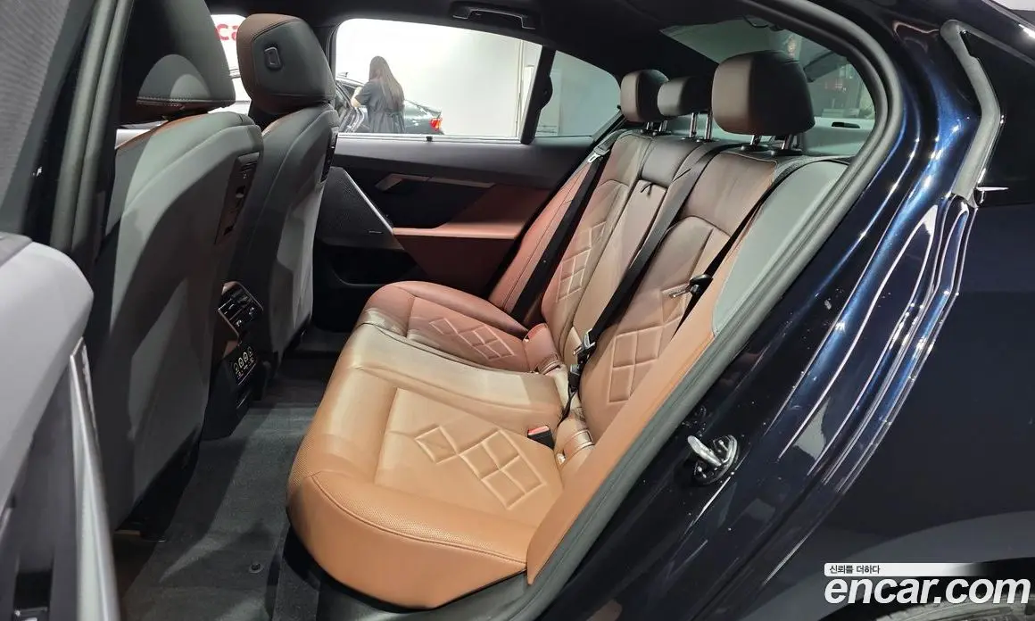 BMW 5 серия 2025 2.0 автомат (гидро), фото 17 BMW 5 серия 2025 2.0 автомат (гидро), фото 17