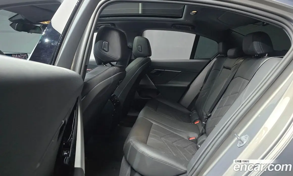 BMW 5 серия 2025 2.0 автомат (гидро), фото 18